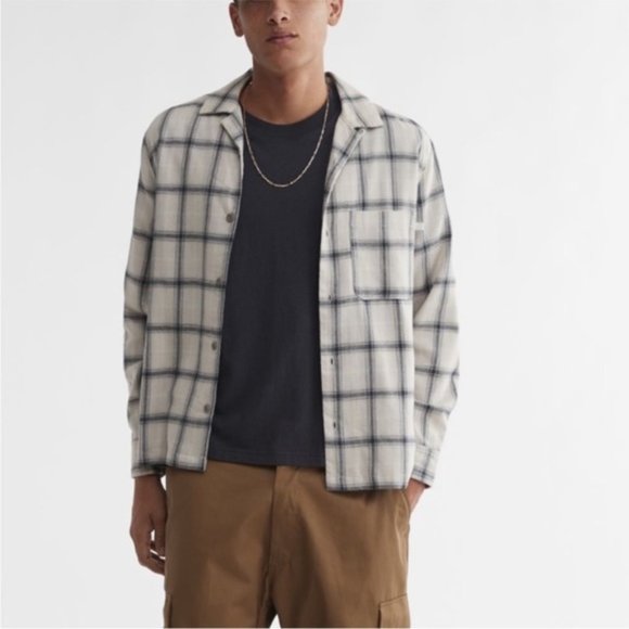 Urban Outfitters Men’s Standard Cloth Flannel Collar Shirt Cream Plaid New Small - Picture 3 of 15